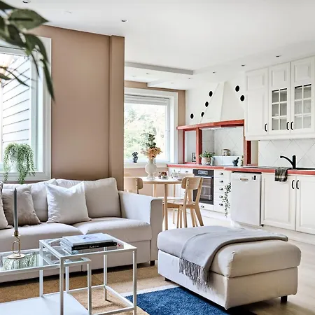 Queen's Cave By Staysville * Stavanger