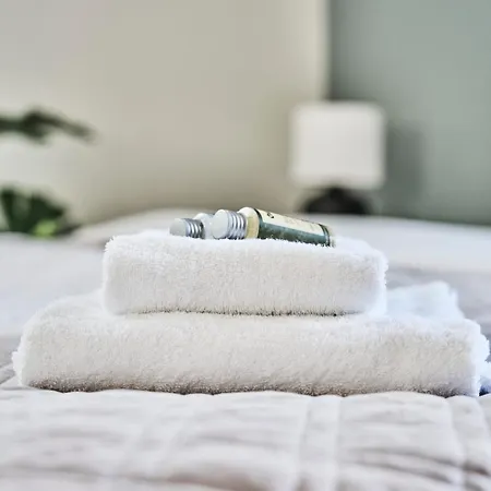 Queen's Cave By Staysville