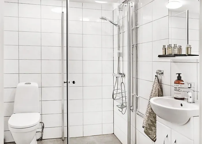 Queen's Cave By Staysville סטוונגר