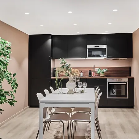 Queen's Cave By Staysville شقة