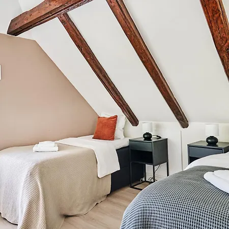 Queen's Cave By Staysville Apartment *