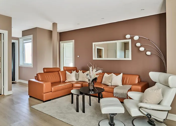 Queen's Cave By Staysville